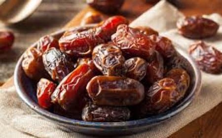 खजूर के 4 अचूक फायदे: सुबह खाली पेट खाने से मिलेगी गज़ब की एनर्जी और ताकत