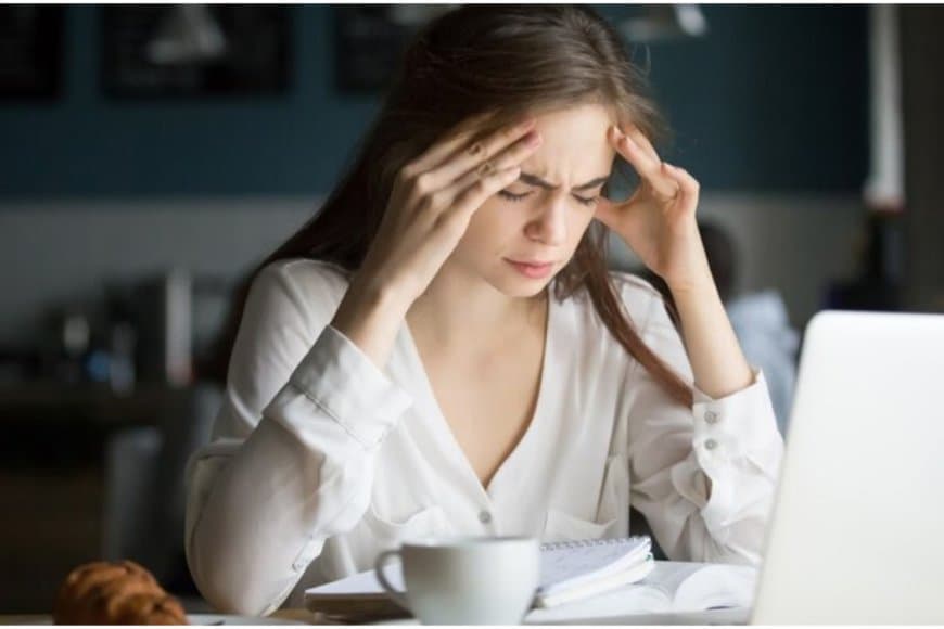 बार-बार सिरदर्द हो सकता है खतरनाक, तनाव-चिंता और काम के दबाव जैसी स्थितियां बढ़ा सकती हैं माइग्रेन अटैक