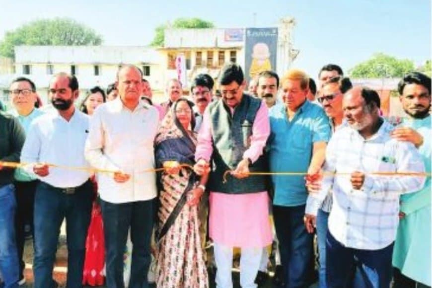 प्रशिक्षण नहीं मिलने से खेल सामग्री हो रही खराब