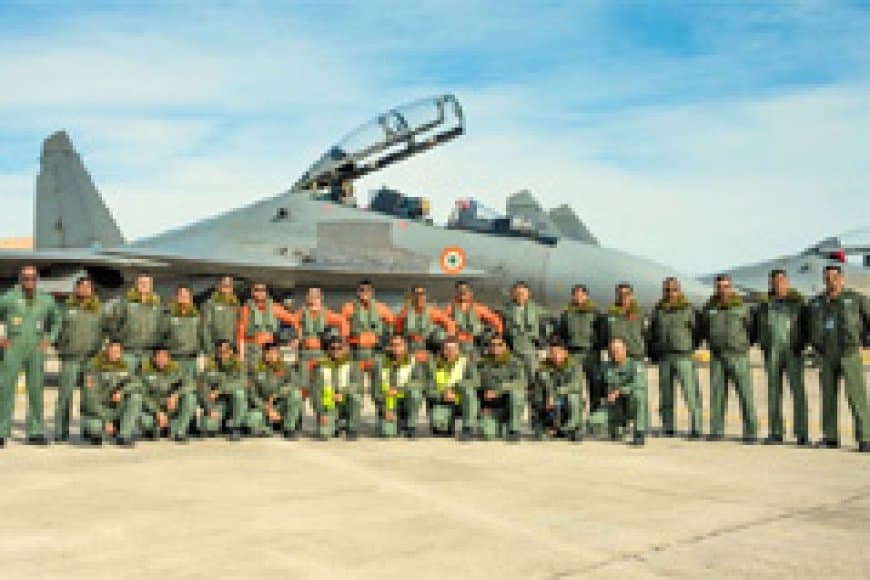 सुखोई और फ्रेंच लड़ाकू विमान साथ उड़े