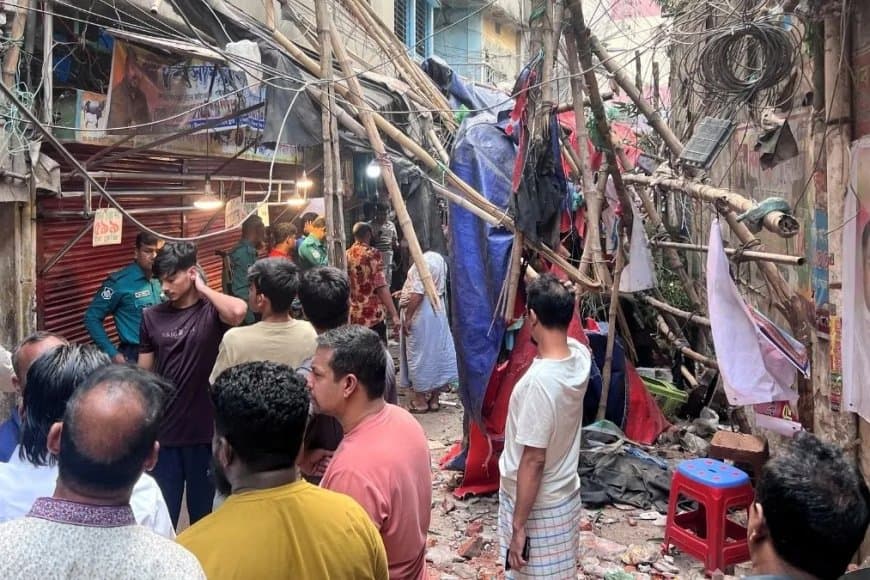 भूकंप... कोलकाता से ढाका तक हिली धरती...  बांग्लादेश में तीन की मौत