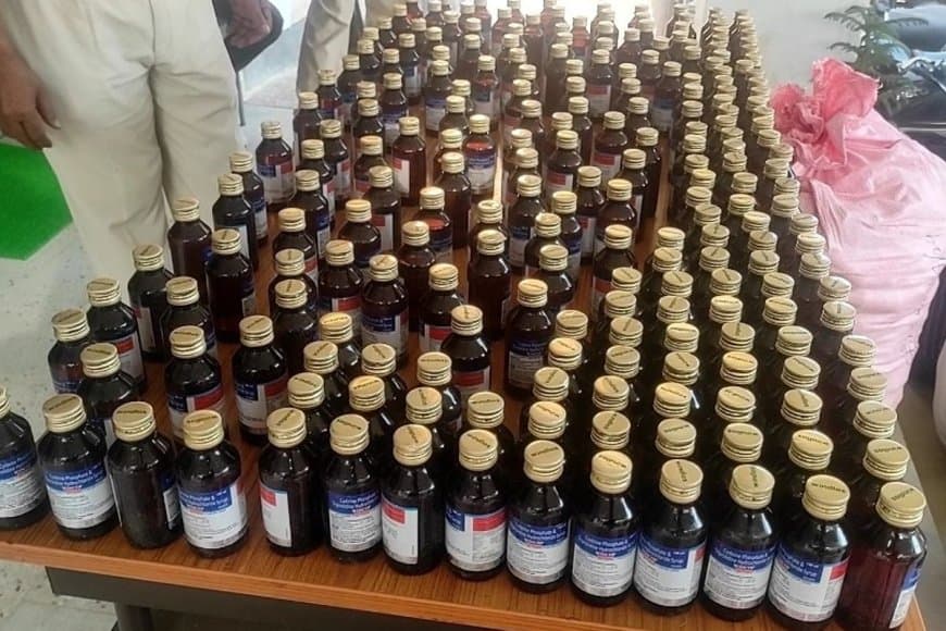 यूपी...12 फर्मों पर केस... 42 करोड़ की कोडीन कफ सिरप बरामद