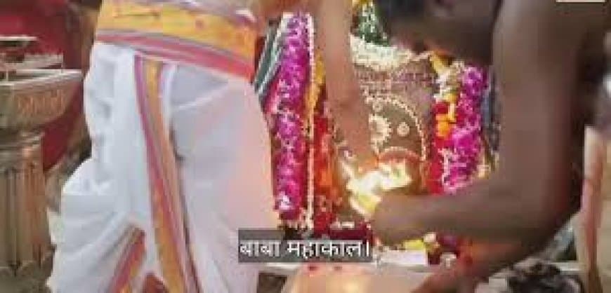 महाकाल में कार्तिक द्वादशी पर उमड़ा भक्तों का सैलाब: बाबा महाकाल ने सूर्य और बेलपत्र धारण कर दिए दर्शन