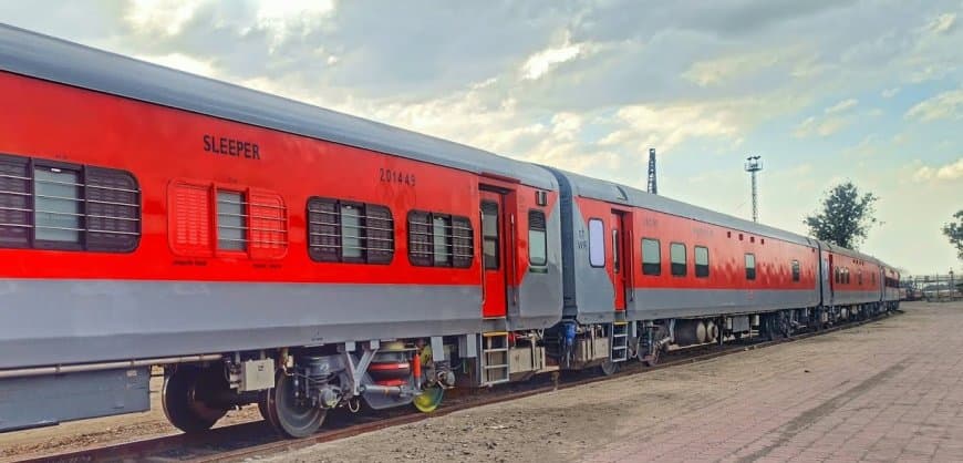 साबरमती एक्सप्रेस...जवान ने मांगी चादर...अटेंडेंट ने कर दी हत्या