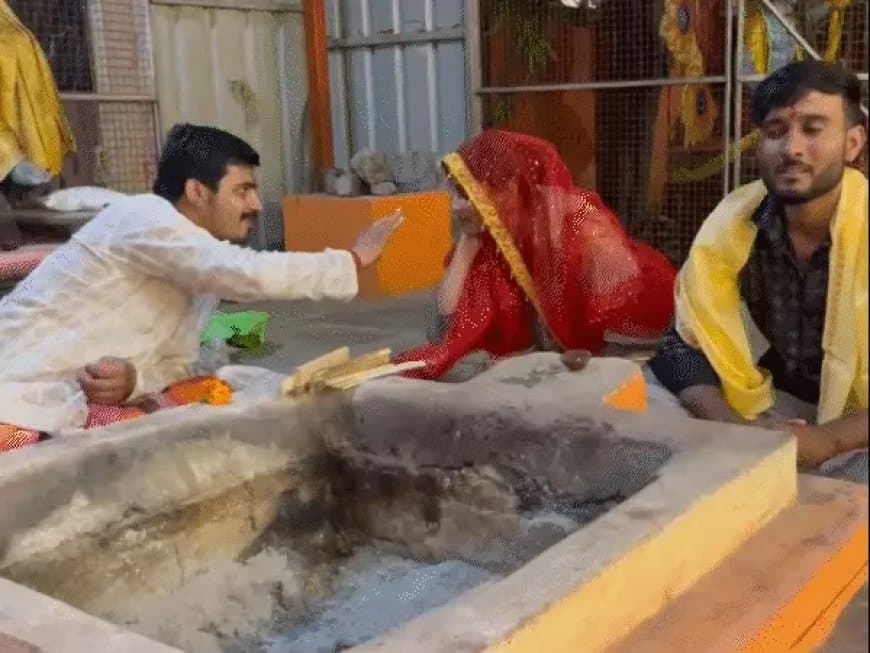 रुखसार बनीं वंशिका: 'महिलाओं के सम्मान' के लिए सनातन धर्म अपनाया, हिंदू प्रेमी विशाल से की शादी