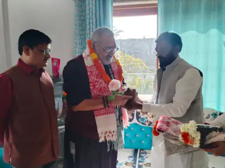 गिरिराज बोले- दिग्विजय अपने चेले की तरह दिमागी दीवालिएपन का शिकार 