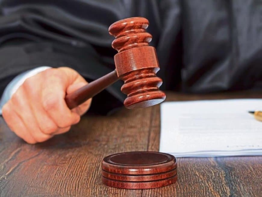 पुलिस के अनुसार, चार अगस्त 2019 की रात आरोपी ने अपनी पत्नी की एक रॉड से हत्या कर दी।