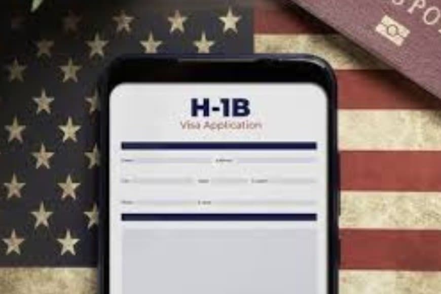 H-1B Visa Fraud: पूर्व अमेरिकी प्रतिनिधि का दावा- चेन्नई को मिले 2.5 लाख वीजा, मचा बवाल
