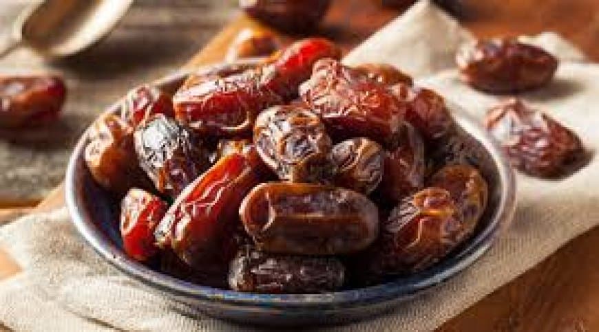 खजूर के 4 अचूक फायदे: सुबह खाली पेट खाने से मिलेगी गज़ब की एनर्जी और ताकत