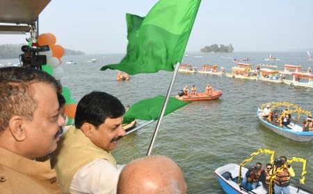 भोपाल के बड़े तालाब में शुरू हुई शिकारा सैर: 20 नए शिकारे लॉन्च, 400 रुपए में मिलेगा डल झील जैसा अनुभव