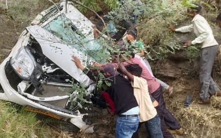 उत्तराखंड...बरातियों से भरी कार खाई में गिरी... पांच लोगों की मौत