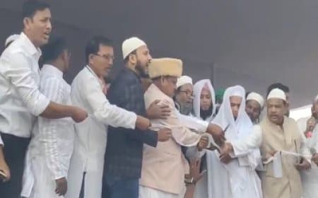 बंगाल में टीएमसी के निलंबित विधायक ने रखी नई बाबरी मस्जिद की नींव