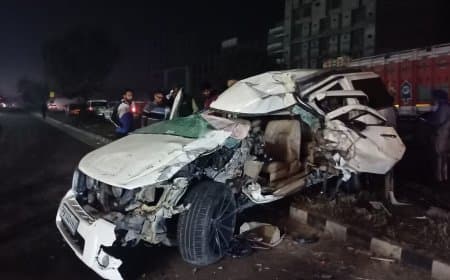 लुधियाना में डिवाइडर से टकराई कार... पांच लोगों की मौत