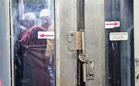 मध्यप्रदेश...डीएसपी ने कहा- एसी नहीं, बस बैठने के लिए ट्रेन बढ़ाई जाएं