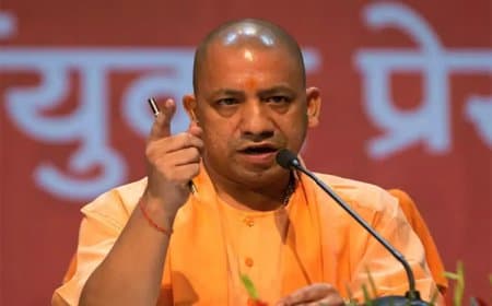 उत्तरप्रदेश...सरकार ने छह महीने के लिए लगाया एस्मा...हड़ताल पर पाबंदी