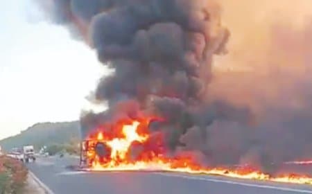 महाराष्ट्र में हादसा... बीड़ में हाईवे पर डीजल टैंकर में विस्फोट, लगी आग