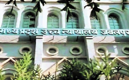 वर्दी और पद के दुरुपयोग का मामला: हाईकोर्ट ने सगरा थाना प्रभारी से जुड़े प्रकरण में विभाग से मांगा स्पष्टीकरण, सीसीटीवी रिकॉर्डिंग तलब