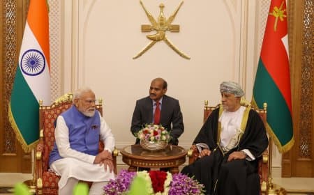 ओमान यात्रा पर पीएम मोदी... मस्कट में बजा भारतीय राष्ट्रगान