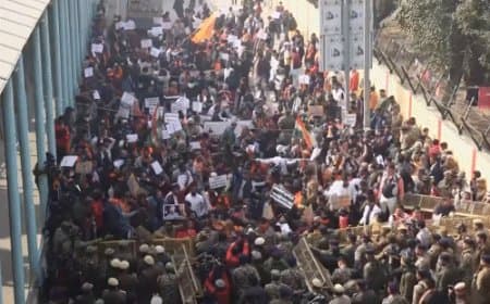 बांग्लादेश में हिंदुओं पर बर्बरता... गुस्से में हिंदू- हिंदुस्तान लाल