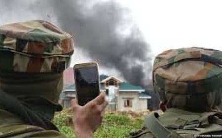 भारतीय सेना में सोशल मीडिया पर बैन हटा: अब जवान चला सकेंगे Instagram और WhatsApp, जानें नई गाइडलाइंस