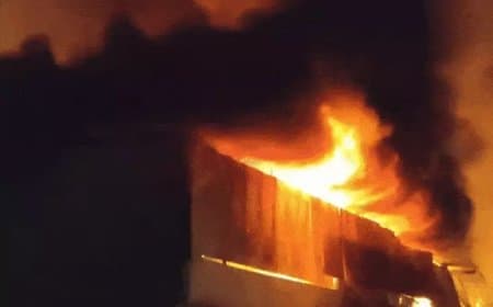 भोपाल... आधी रात फिर टिंबर-शोरूम और गोदाम में लगी भीषण आग 