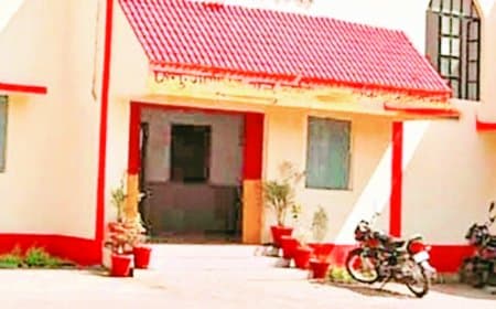 सीधी के आदिवासी छात्रावास बदहाली के शिकार, सुविधाओं के नाम पर खानापूर्ति: फर्जी उपस्थिति और बंदरबांट के आरोपों ने खोली ट्रायबल विभाग की पोल