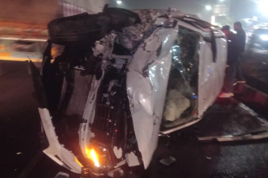 उत्तरप्रदेश...तीन गाड़ियों में भिड़ंत, दो लोगों की मौत