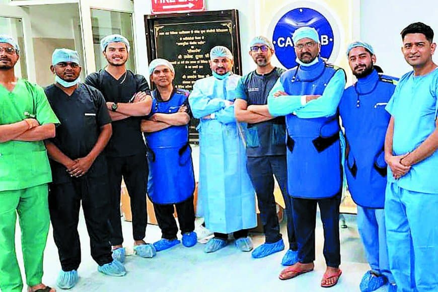 रीवा सुपर स्पेशलिटी अस्पताल में बना कीर्तिमान: एक माह में पाँच जटिल हार्ट प्रोसीजर (CRT-D, AICD, CSP) सफल, डॉ. एस.के. त्रिपाठी ने बचाई पांच मरीजों की जान