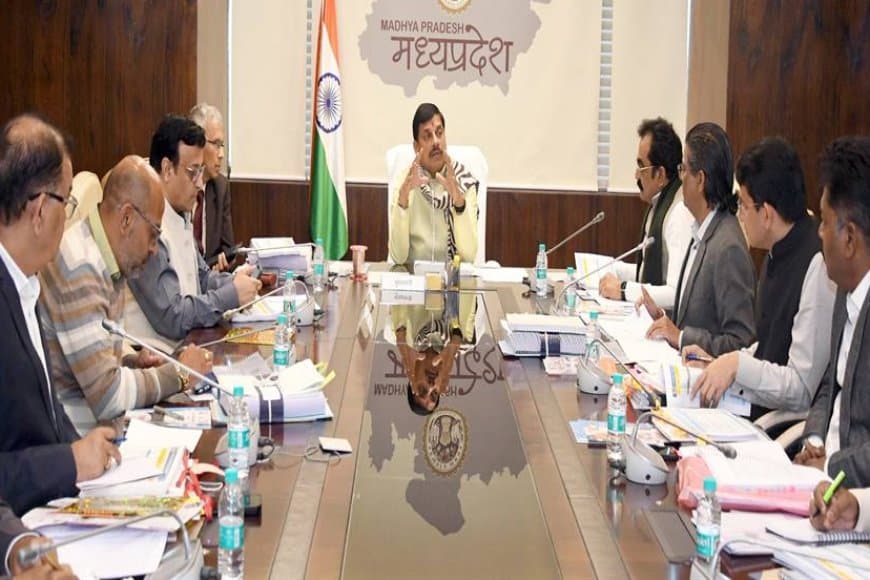 सीएम की PWD समीक्षा: "लोक निर्माण से लोक कल्याण" की ओर