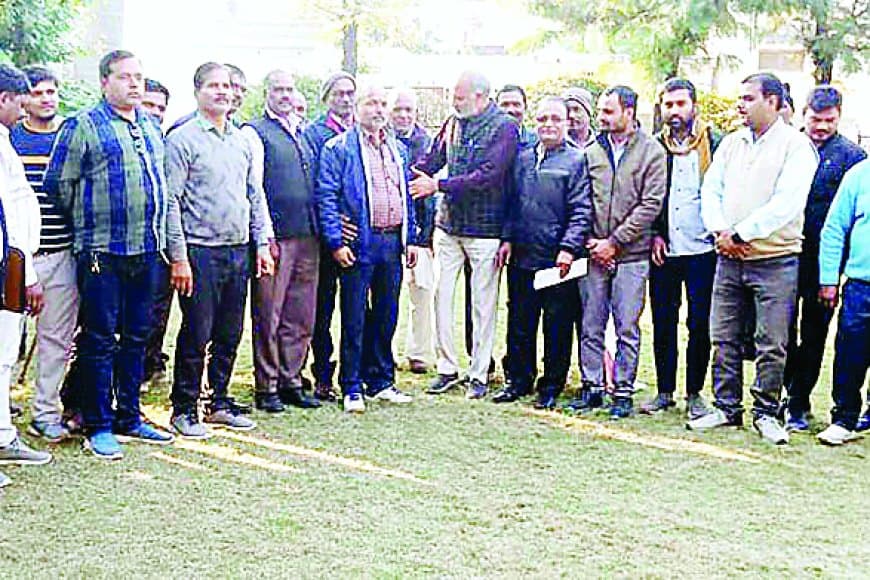 संजय गांधी अस्पताल में आउटसोर्स कर्मचारियों का आक्रोश: हाइट्स और एजाइल कंपनी पर शोषण के आरोप, कलेक्टर से की न्याय की मांग