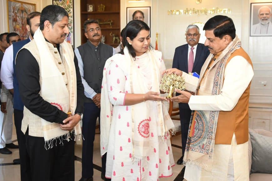सीएम से मिलीं मंत्री... एमपी के खेल मॉडल को अपनाएगा बिहार
