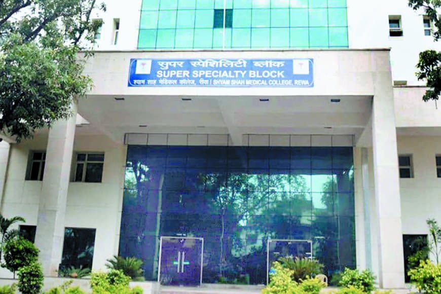 सीटी स्केन की प्रेशर इंजेक्टर चंद साल में हो गई खराब एमआरआई का एसी सिस्टम चंद महीने भी नहीं चला