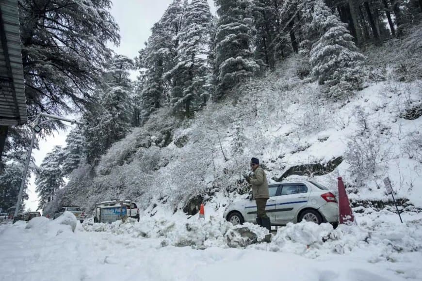 मध्यप्रदेश में सर्दी चरम पर... यूपी में कोल्ड-डे... कश्मीर में बर्फबारी