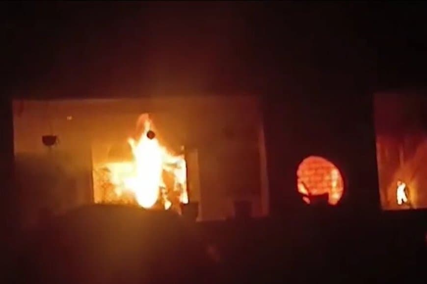 पश्चिम बंगाल... घर में लगी आग... एक ही परिवार के चार लोग जिंदा जले