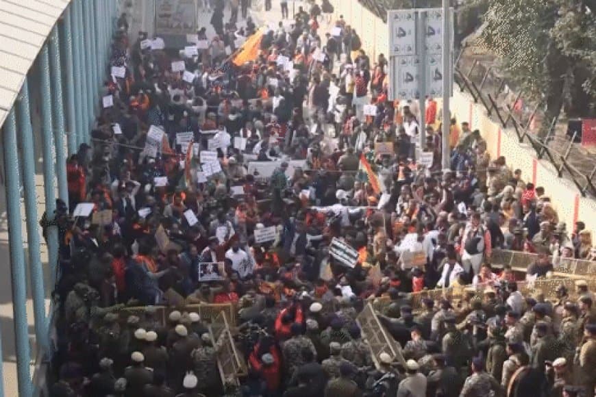 बांग्लादेश में हिंदुओं पर बर्बरता... गुस्से में हिंदू- हिंदुस्तान लाल