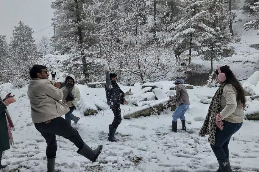 एमपी से जम्मू तक बढ़ी ठिठुरन... कश्मीर में हिमस्खलन का अलर्ट