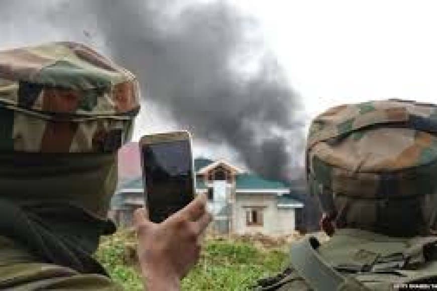 भारतीय सेना में सोशल मीडिया पर बैन हटा: अब जवान चला सकेंगे Instagram और WhatsApp, जानें नई गाइडलाइंस