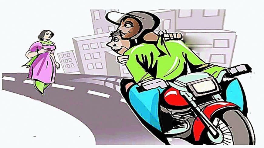 रीवा में दो सनसनीखेज लूट: मऊगंज में स्कूटी की डिग्गी से 2 लाख गायब, नईगढ़ी में महिला से बैग छीनकर 20 हजार लूटे; पुलिस पर उठे सवाल, बदमाशों के हौसले बुलंद