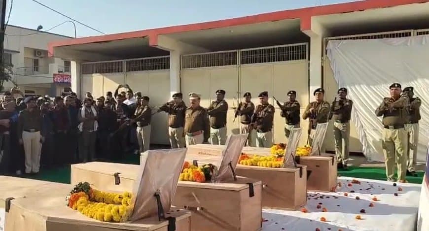 सागर हादसे में शहीद मुरैना के 4 जवान: पुलिस लाइन में श्रद्धांजलि, 5 लाख की सहायता