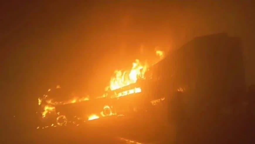 यूपी में कोहरे का कहर...हादसों में 23 की मौत... 13 लोग जिंदा जले