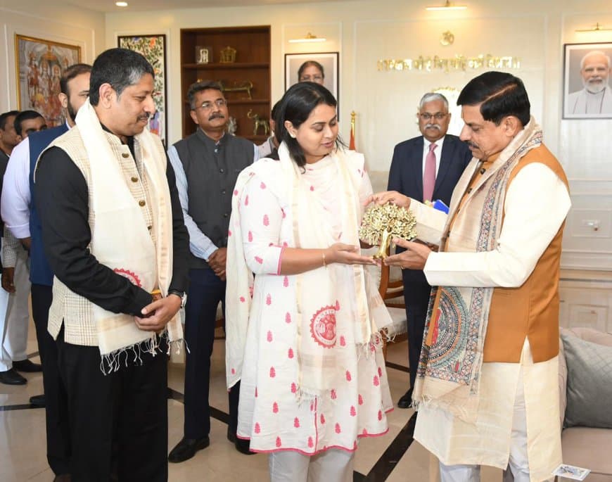 मुख्यमंत्री से बिहार की खेल मंत्री तथा बिहार के खेल महानिदेशक ने मुख्यमंत्री निवास स्थित समत्व भवन में सौजन्य भेंट की।