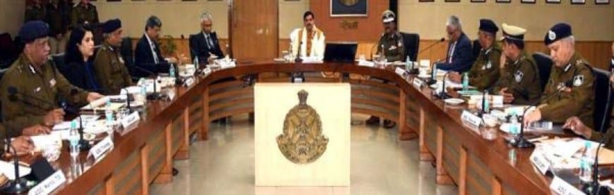 मुख्यमंत्री की पुलिस अफसरों को नसीहत, जनता के लिए मददगार बने पुलिस