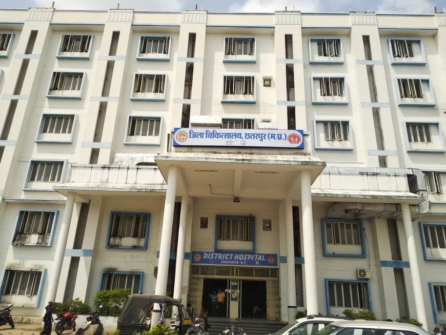 छतरपुर जिला अस्पताल से एक विचलित कर देने वाली घटना उजागर ।