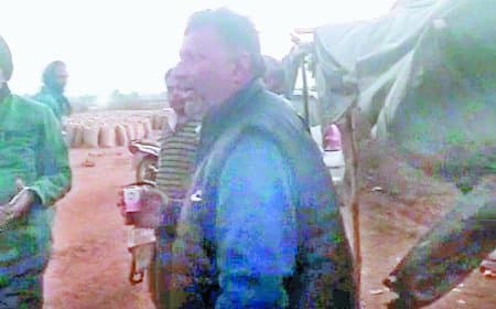 वा का कलेक्टर-वलेक्टर आय… बनत रहत हंय पंचनामा-वामा! धान उपार्जन केंद्र में निरीक्षण के बाद भड़के सहायक समिति प्रबंधक का अपशब्दों से भरा वीडियो वायरल, तौल-नमी में गड़बड़ी उजागर