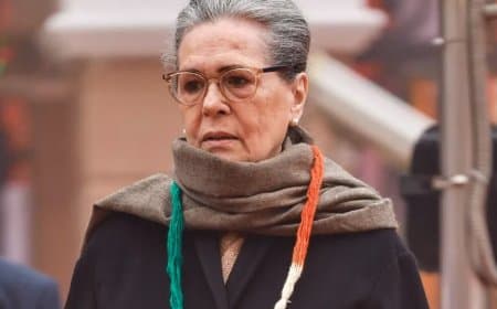 कांग्रेस सांसद सोनिया गांधी की बिगड़ी तबीयत...अस्पताल में भर्ती