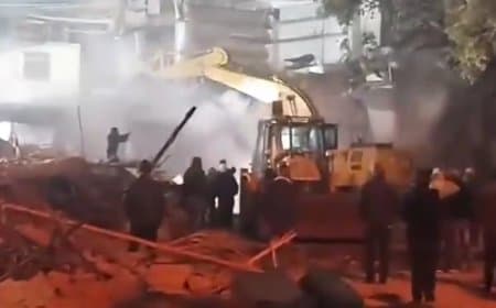 दिल्ली में बवाल...रात में चला बुलडोजर... दस पत्थरबाजों को किया गिरफ्तार