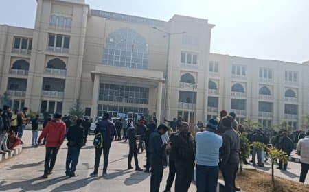 रीवा कोर्ट को बम से उड़ाने की धमकी: ई-मेल के बाद खाली कराया गया परिसर, बम स्क्वॉड का सर्च ऑपरेशन जारी