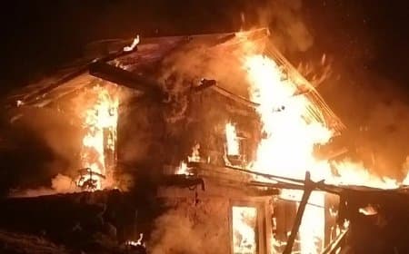 मुंबई... घर में लगी आग... दम घुटने से तीन लोगों ने तोड़ा दम