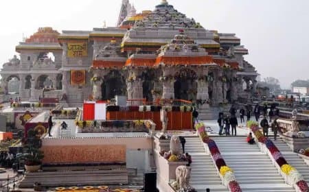 अयोध्या राम मंदिर में नमाज पढ़ने की कोशिश से मचा हड़कंप, संदिग्ध युवक पकड़ा गया