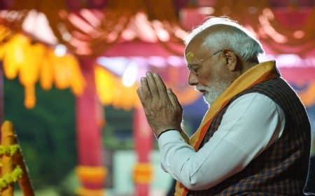 गुजरात... सोमनाथ मंदिर में नमो ने किया शिव का जलाभिषेक और बजाया डमरू